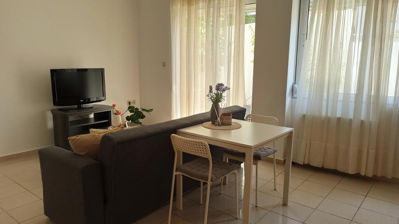 Cozy Flat Close To The Airport/Port And Center Nea Alikarnassos Екстериор снимка